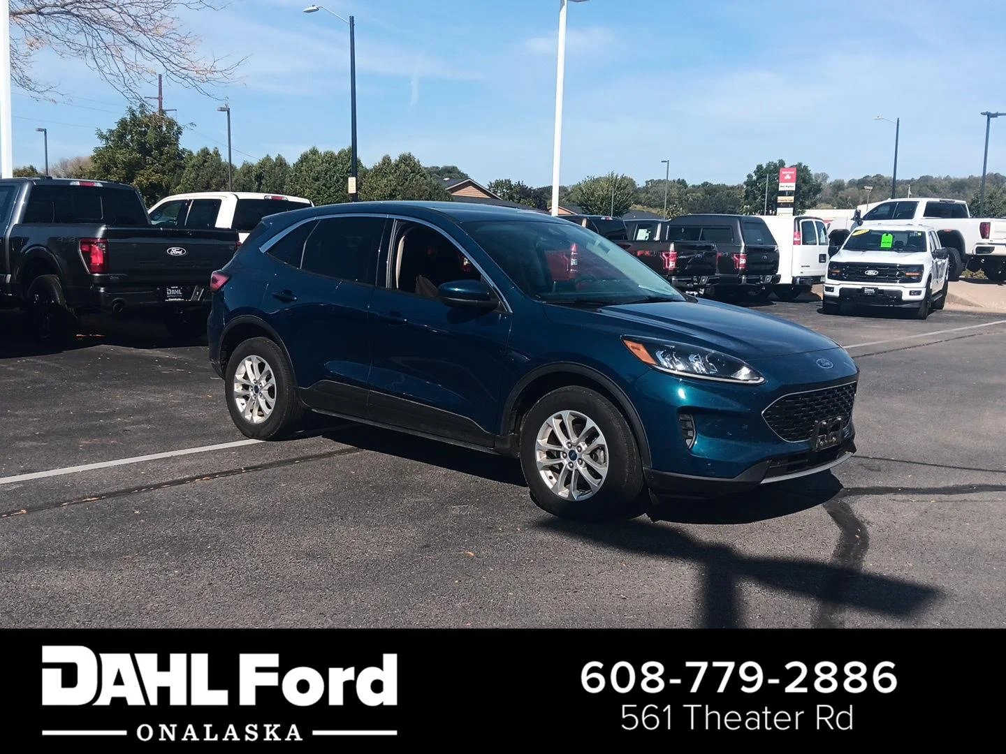 Used 2020 Dark Persian Green Ford SE image 1
