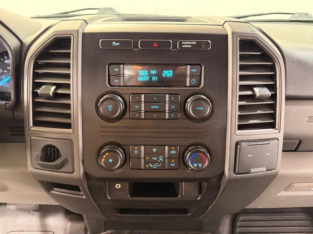 Used 2018 White Ford XL image 16