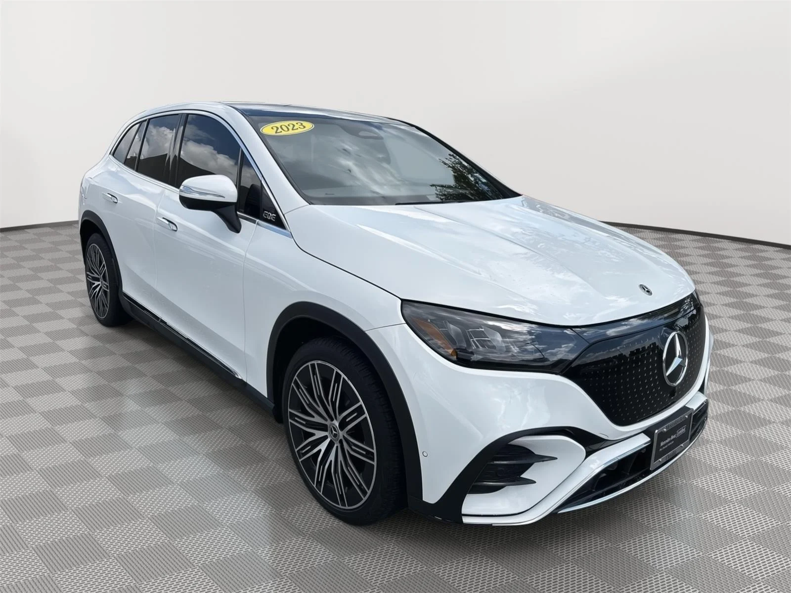 2023 Mercedes-Benz EQE SUV EQE 350's photo
