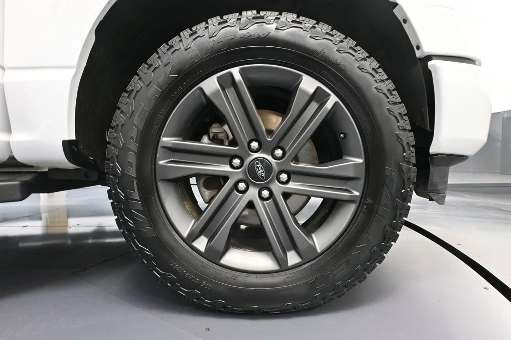 Used 2023 White Ford XLT image 18
