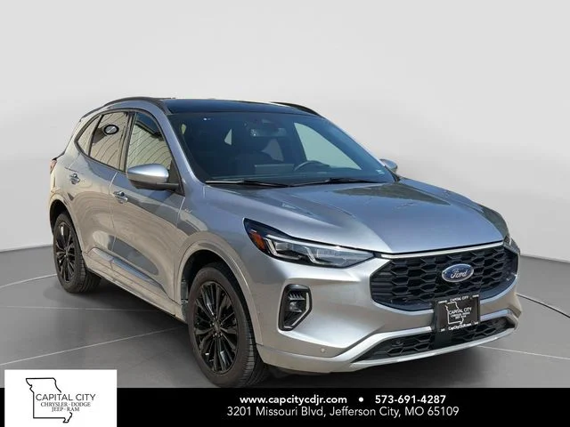 2023 Ford Escape ST-Line Elite AWD 2.0L's photo