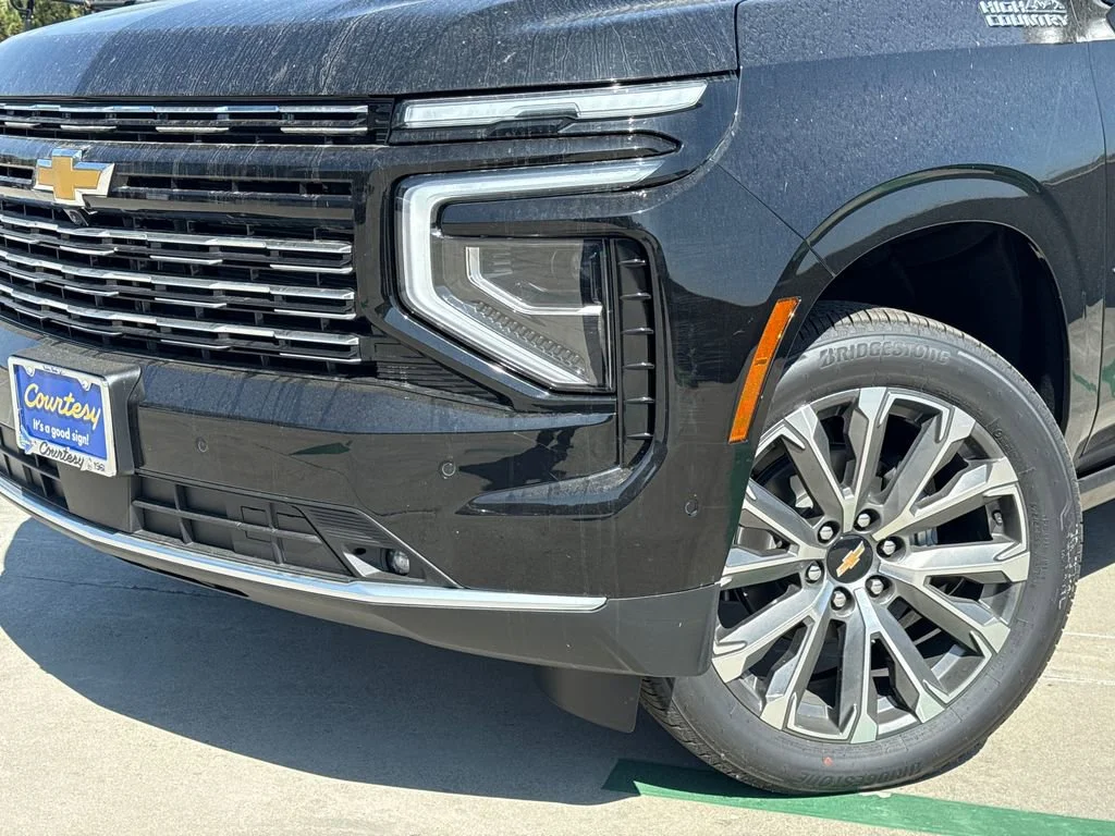 New 2026 Black Chevrolet High Country image 3