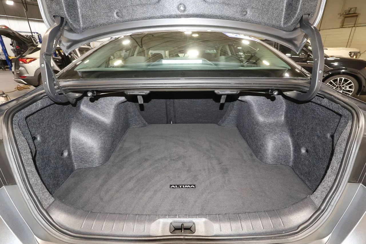 Used 2025 Gray Nissan 2.5 SV image 22