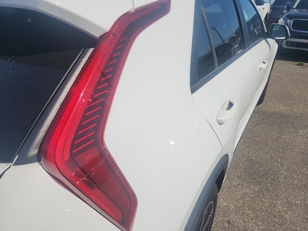 Used 2023 White Kia EX image 14