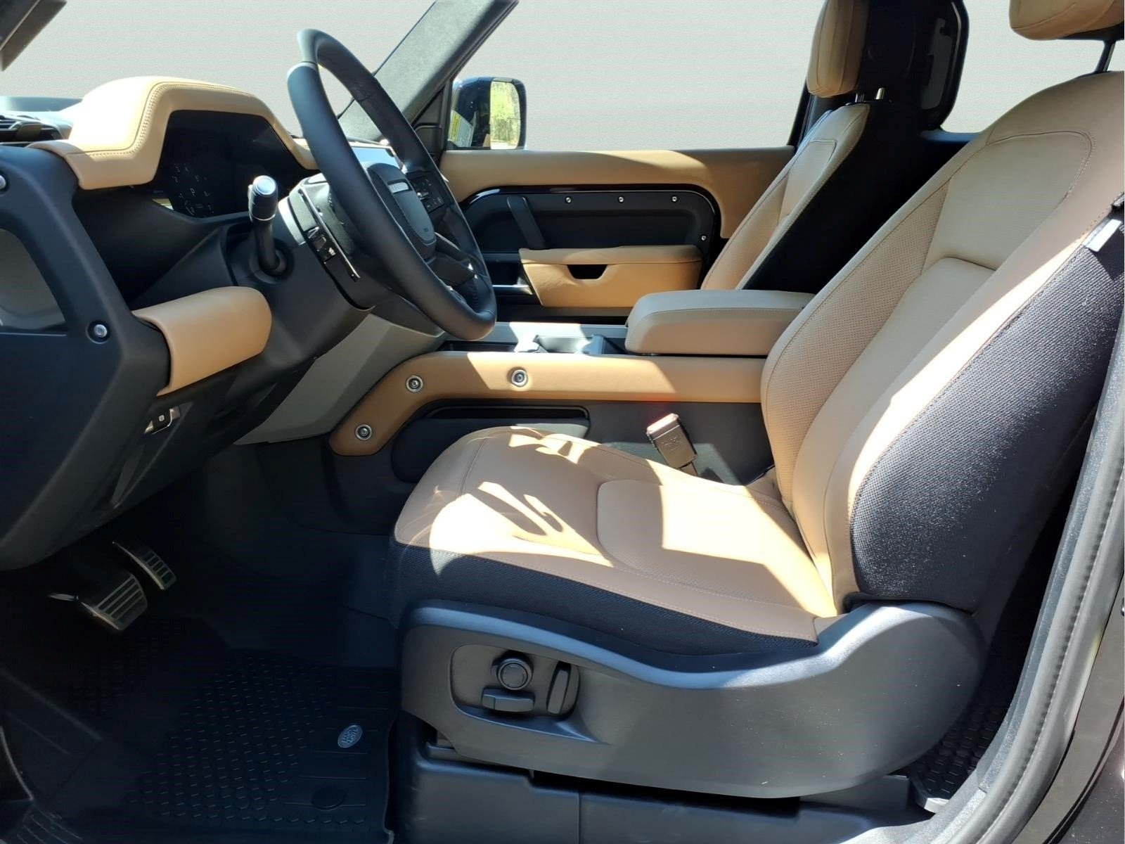 New 2026 Santorini Black Land Rover 90 V8 image 6