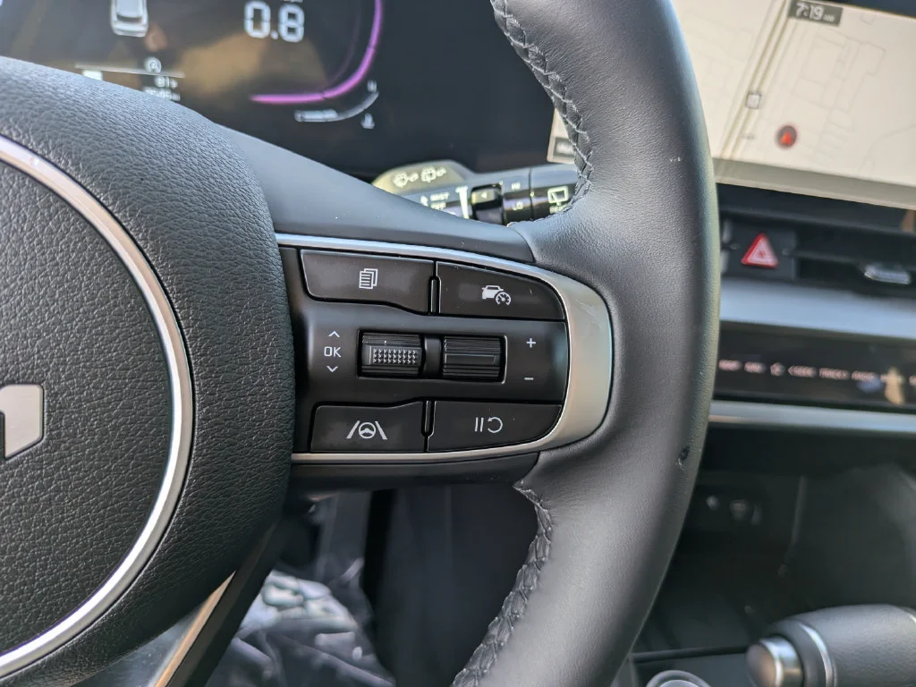 Used 2025 White Kia EX image 29