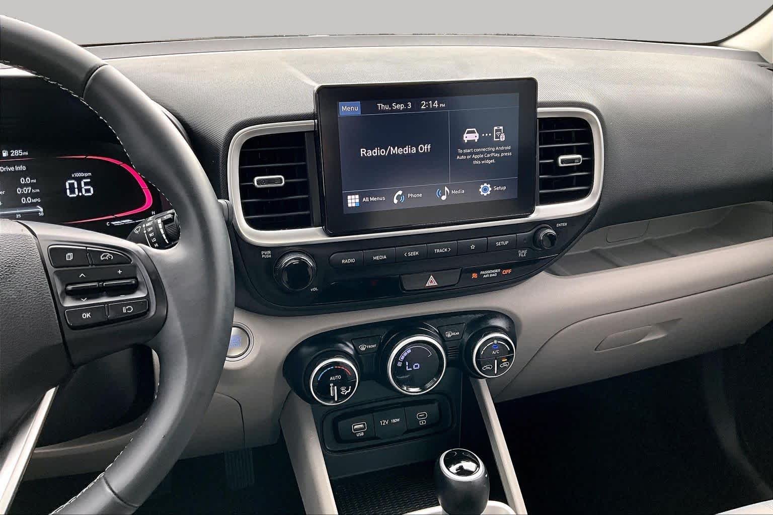 2025 Hyundai Venue SEL - Photo 7