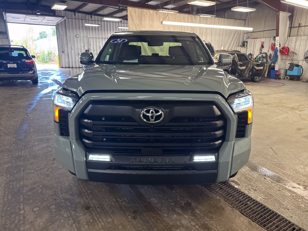 Used 2024  Toyota SR5 image 8