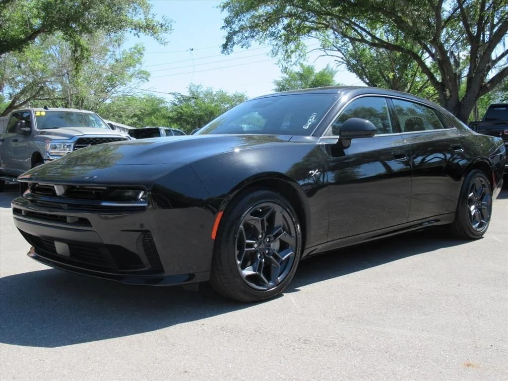 New 2026 Diamond Black Crystal Pearlcoat Dodge R/T image 3