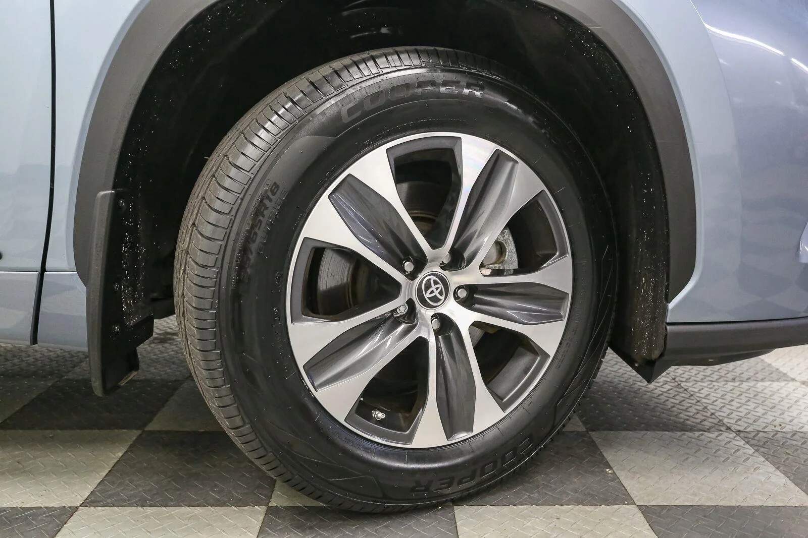Used 2023 Moon Dust Toyota XLE image 16