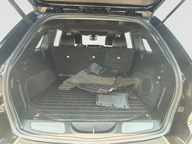 Used 2021 Black Jeep Trailhawk image 12