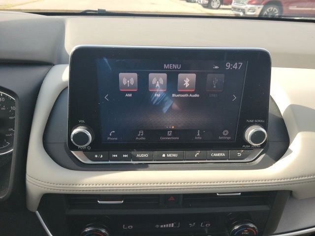 Used 2025 White Nissan SV image 8