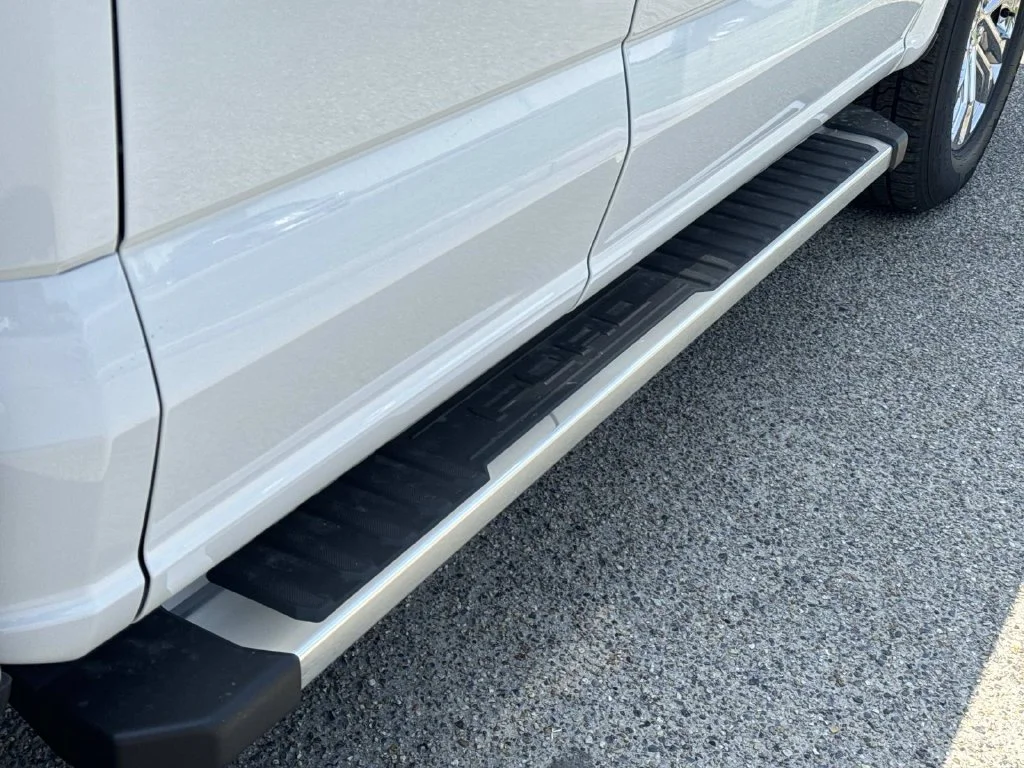 New 2026 Oxford White Ford XLT image 17