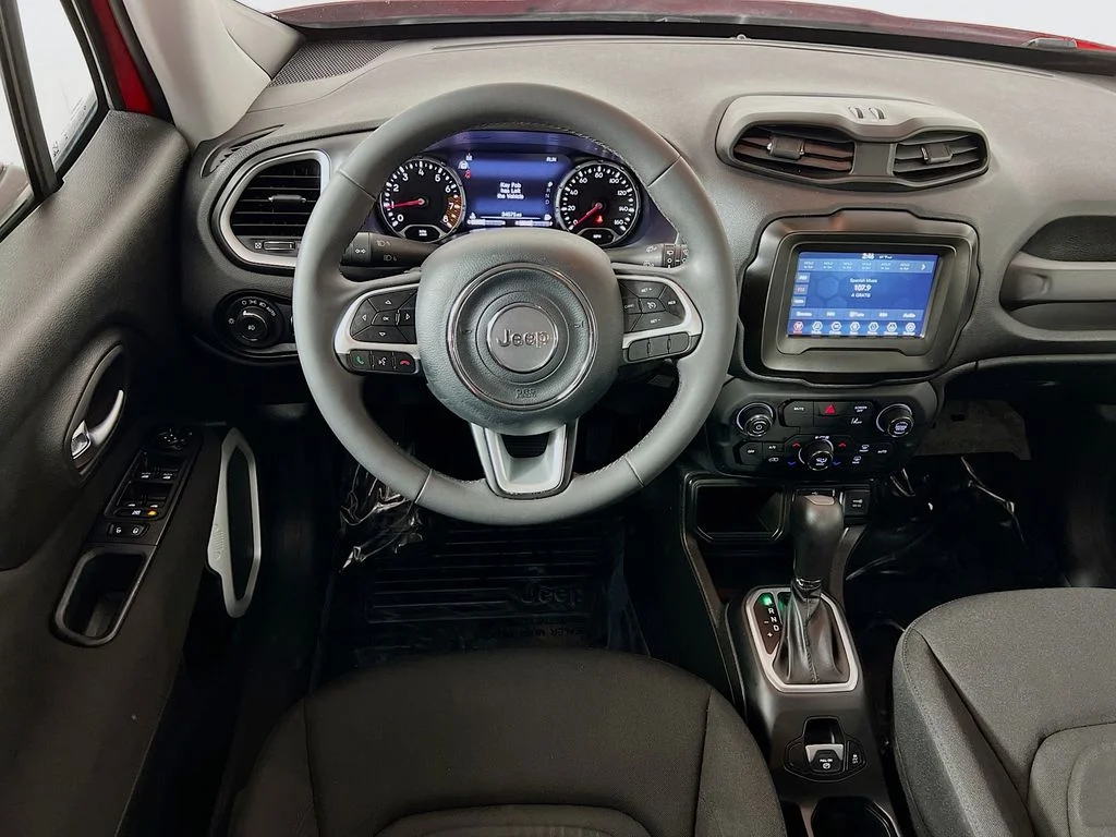 Used 2021 Red Jeep Latitude image 20