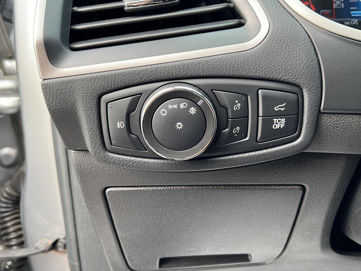 Used 2021 Iconic Silver Ford SEL image 18