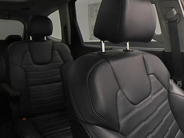 Used 2024 Green Kia SX-Prestige image 33