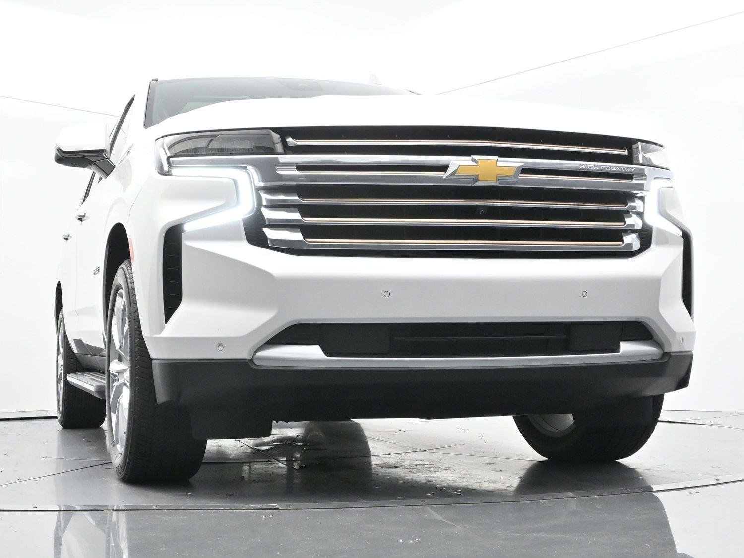 Used 2024 Iridescent Pearl Tricoat Chevrolet High Country image 47
