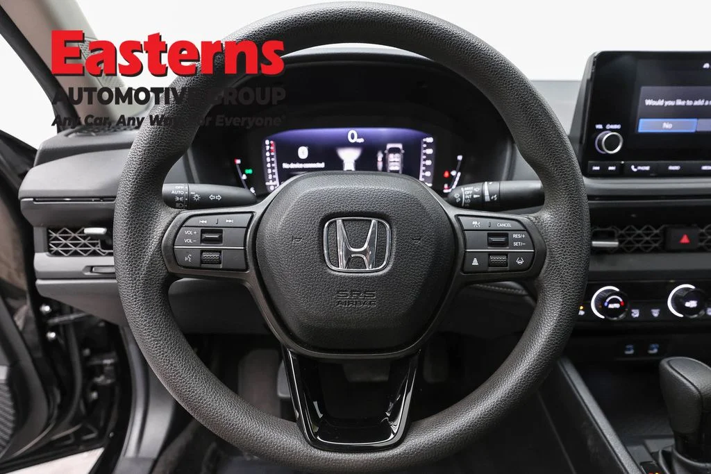 Used 2025 Black Honda SE image 10
