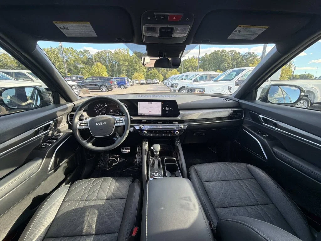 Used 2025 Green Kia SX X-Line image 27