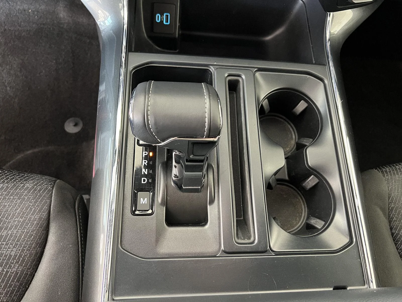 Used 2022  Ford XL image 16