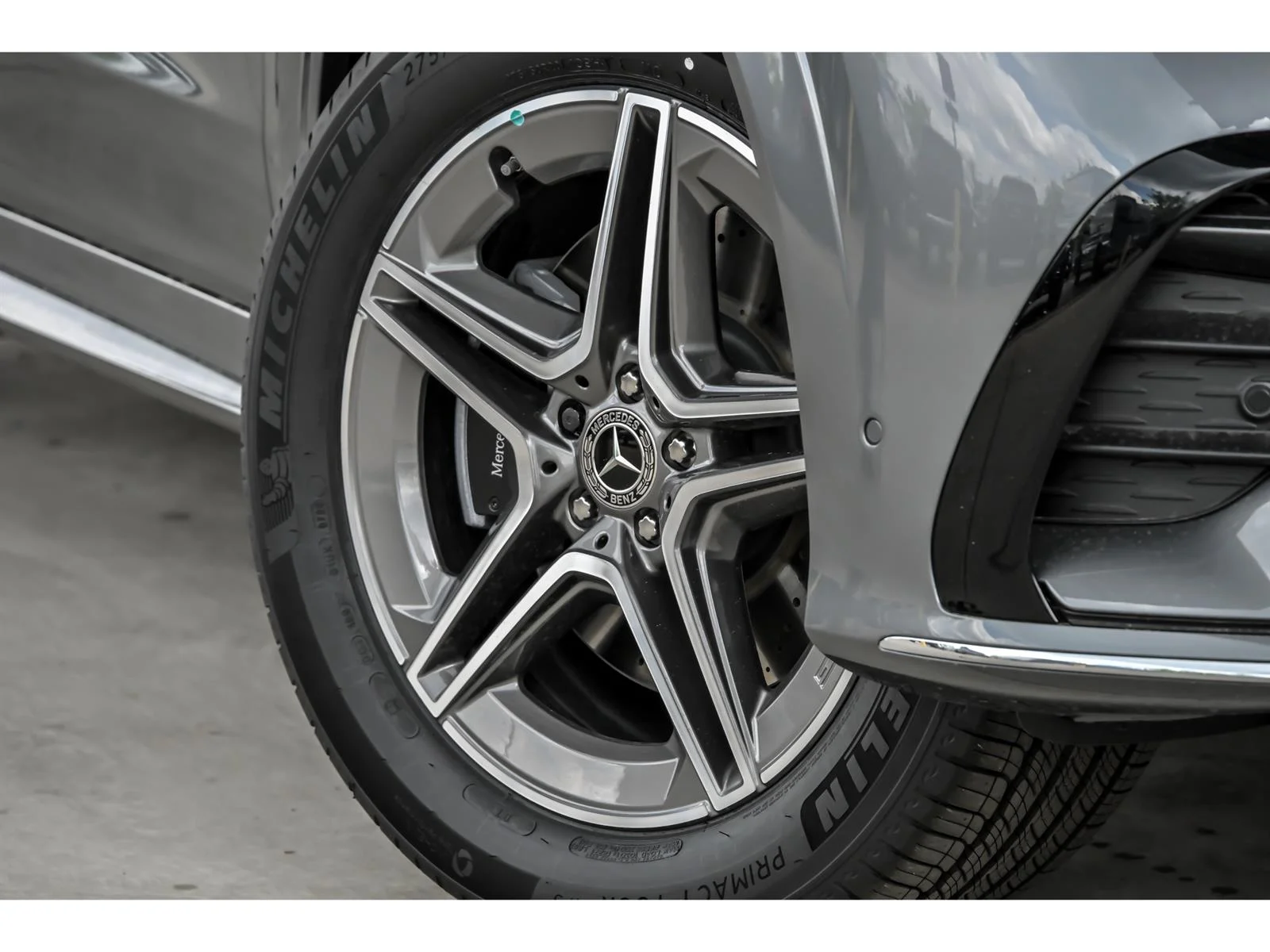 New 2026 Selenite Grey Metallic Mercedes-Benz GLE 450 4MATIC® image 3
