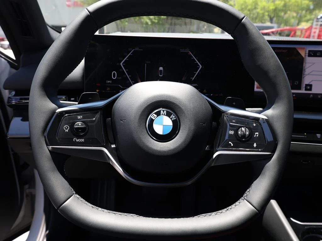 Used 2025 White BMW 530i image 37