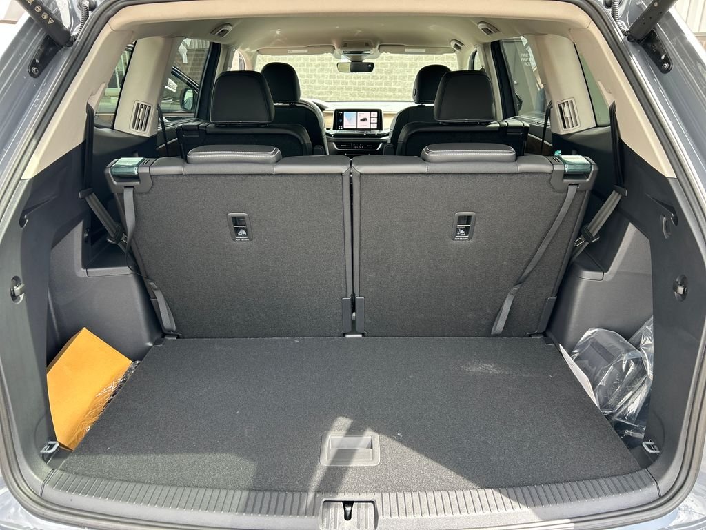 New 2026 Gray Volkswagen 2.0T SE w/Technology image 15