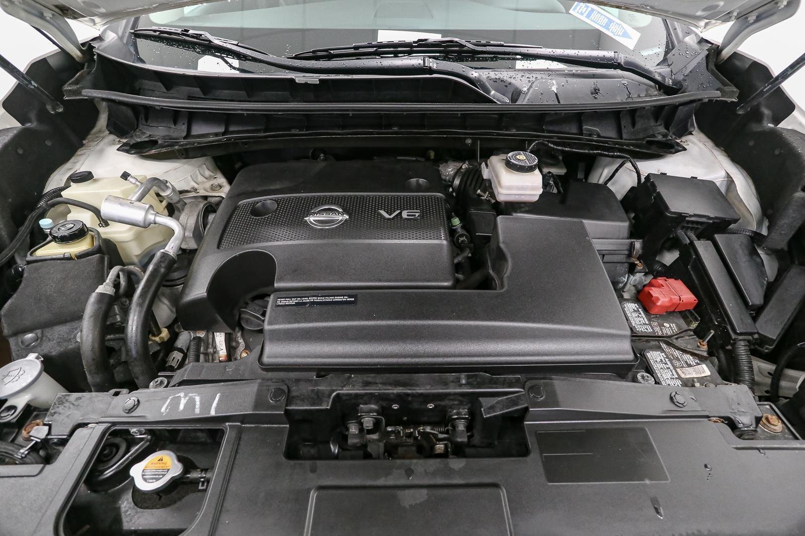 Used 2017 Pearl White Nissan SL image 15
