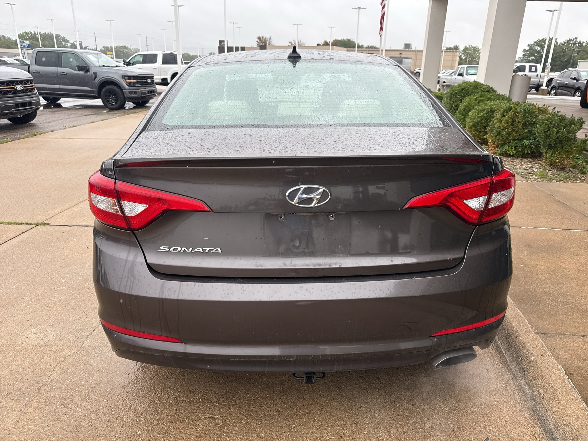 Used 2016 Dark Truffle Hyundai 2.4L SE image 7