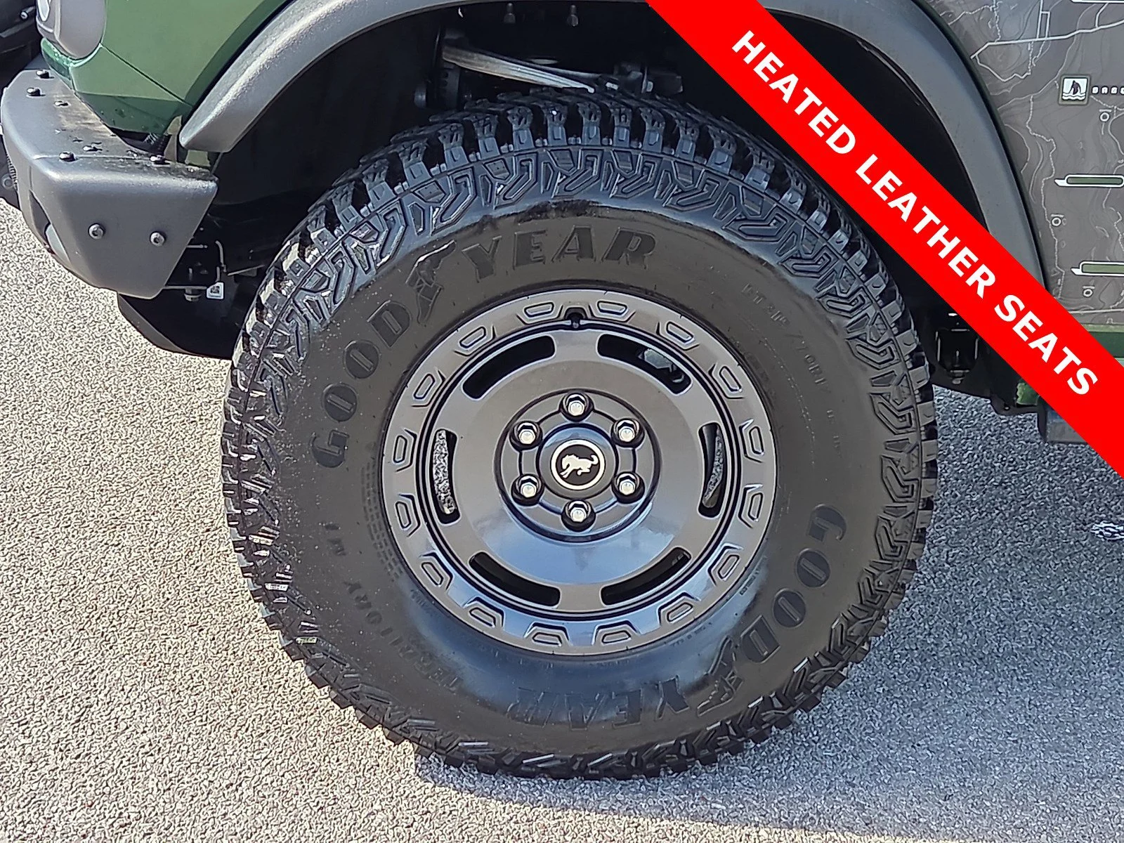 Used 2024 Eruption Green Metallic Ford Everglades image 7