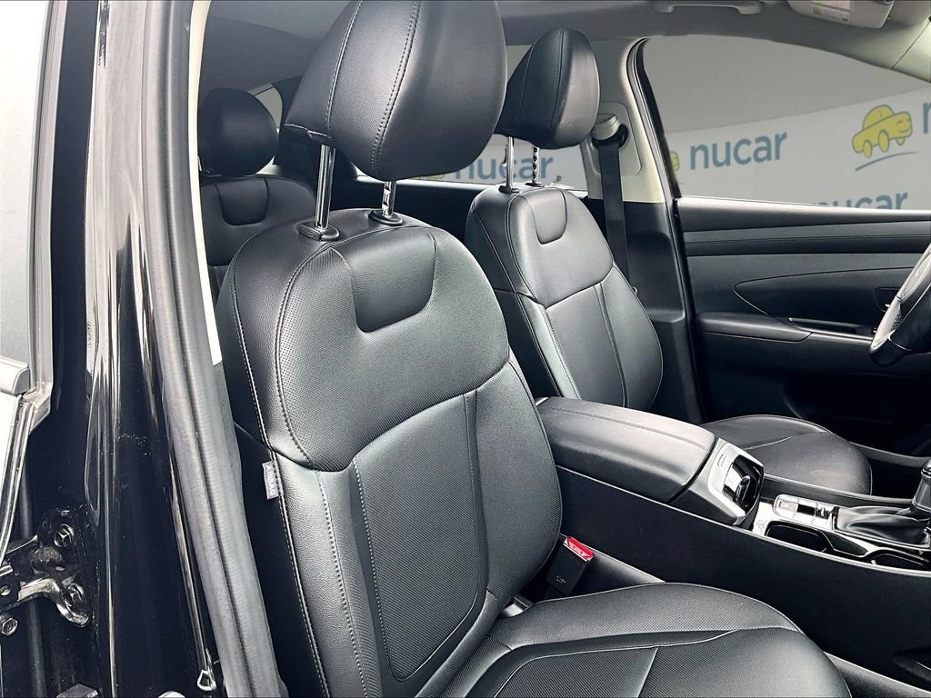 Used 2025 Black Hyundai SEL Convenience image 11