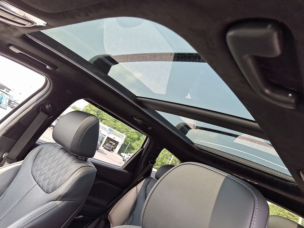 Used 2023 Silver Hyundai Calligraphy image 15