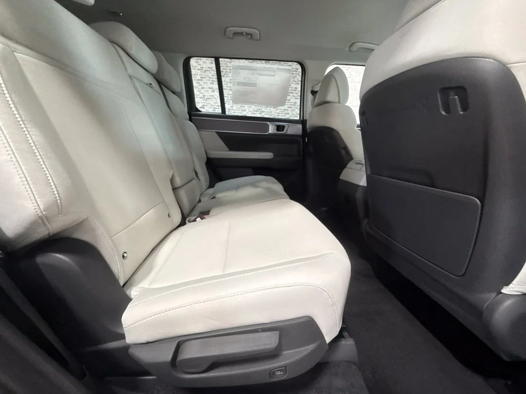 New 2027 Serenity White Hyundai SE image 14