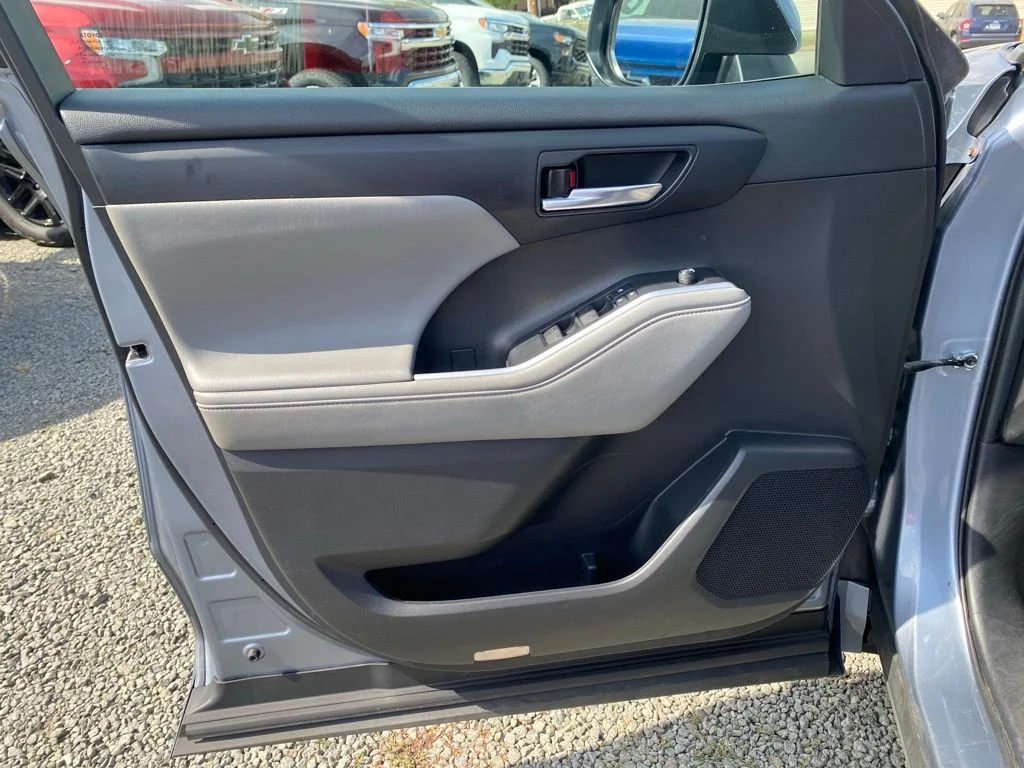 2021 Toyota Highlander XLE - Photo 10