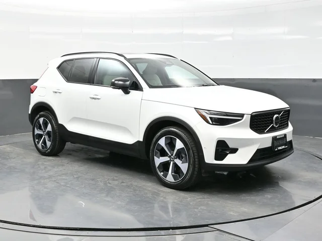 2026 Volvo XC40 Plus