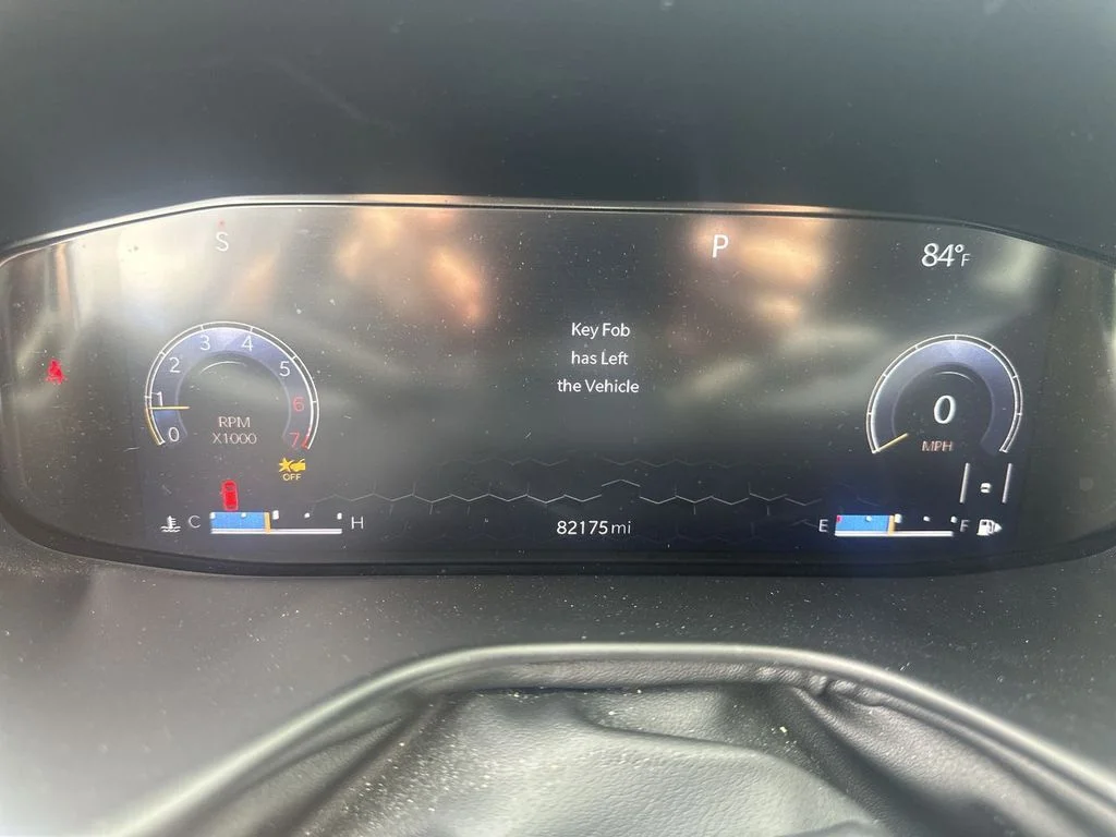 Used 2022 Silver Jeep Limited image 22