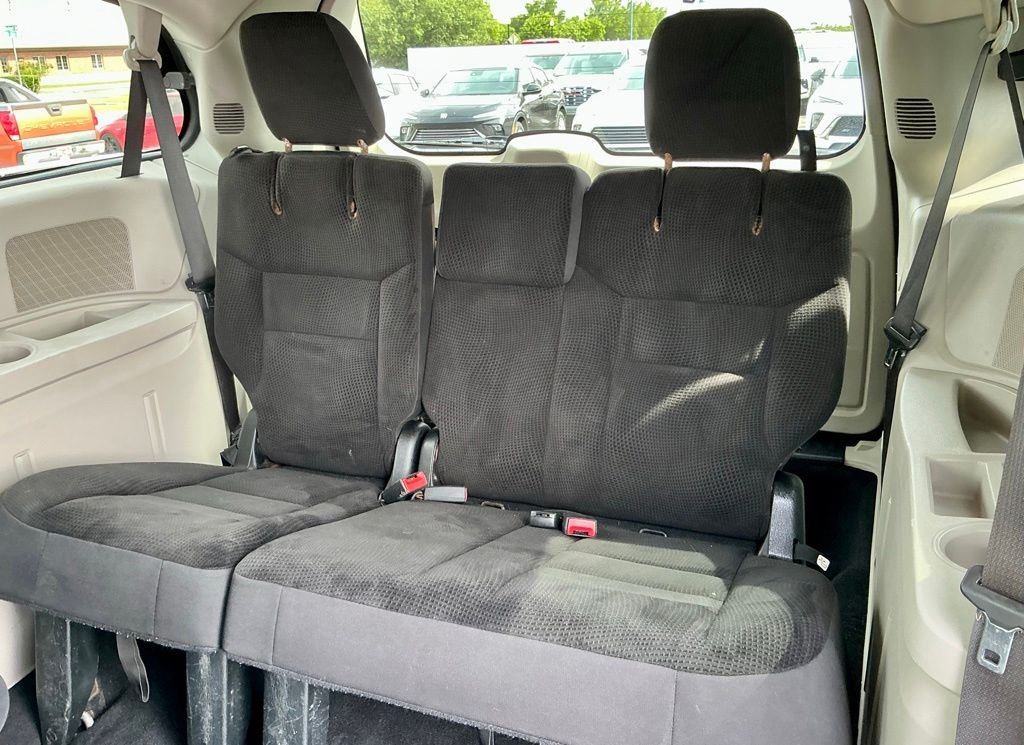 Used 2018 Black Dodge SE image 26