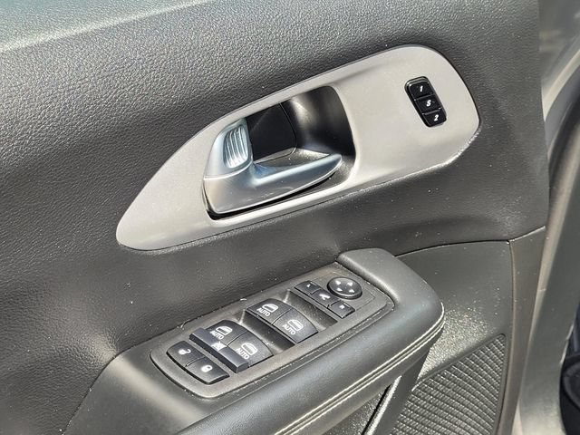 Used 2025 Gray Chrysler Limited image 32