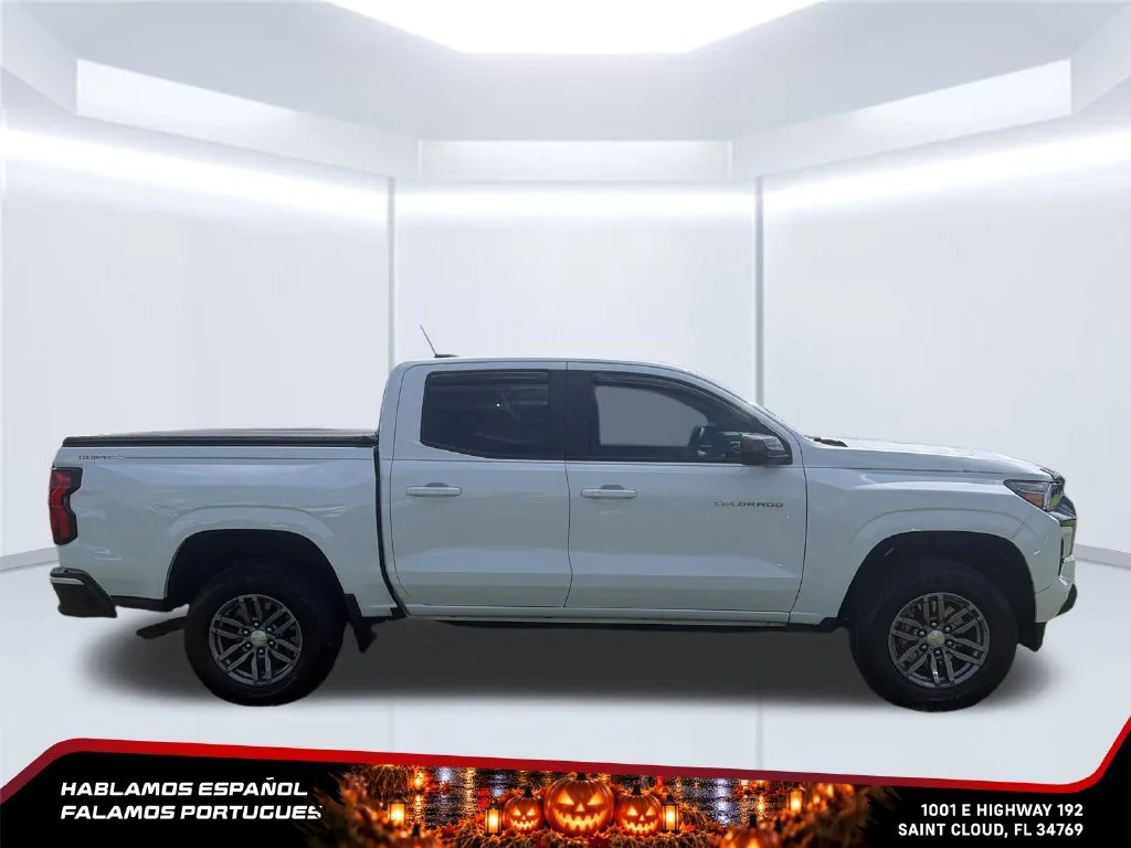 Used 2024 Summit White Chevrolet LT image 6