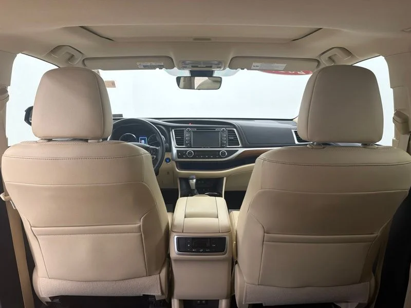 Used 2017 Red Toyota Limited image 17