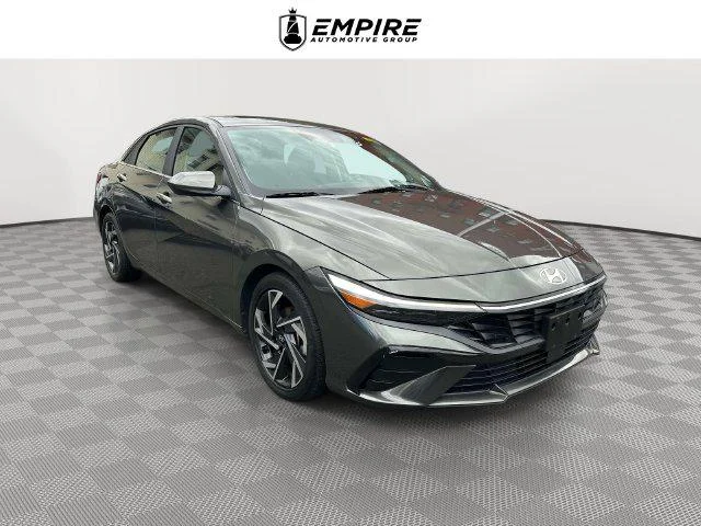 Used 2024 Amazon Gray Hyundai SEL image 1