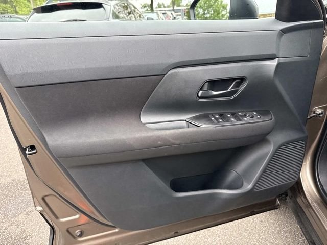 Used 2025 Brown Nissan S image 25