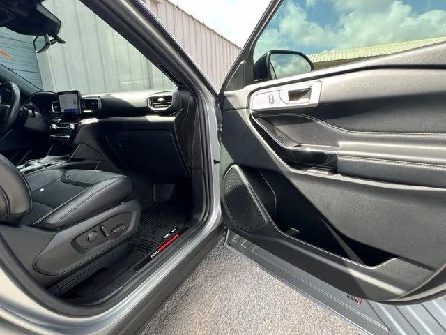 Used 2022 Silver Ford ST image 23