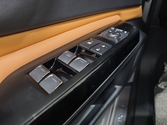 Used 2022 Iridium Lexus 350 image 26