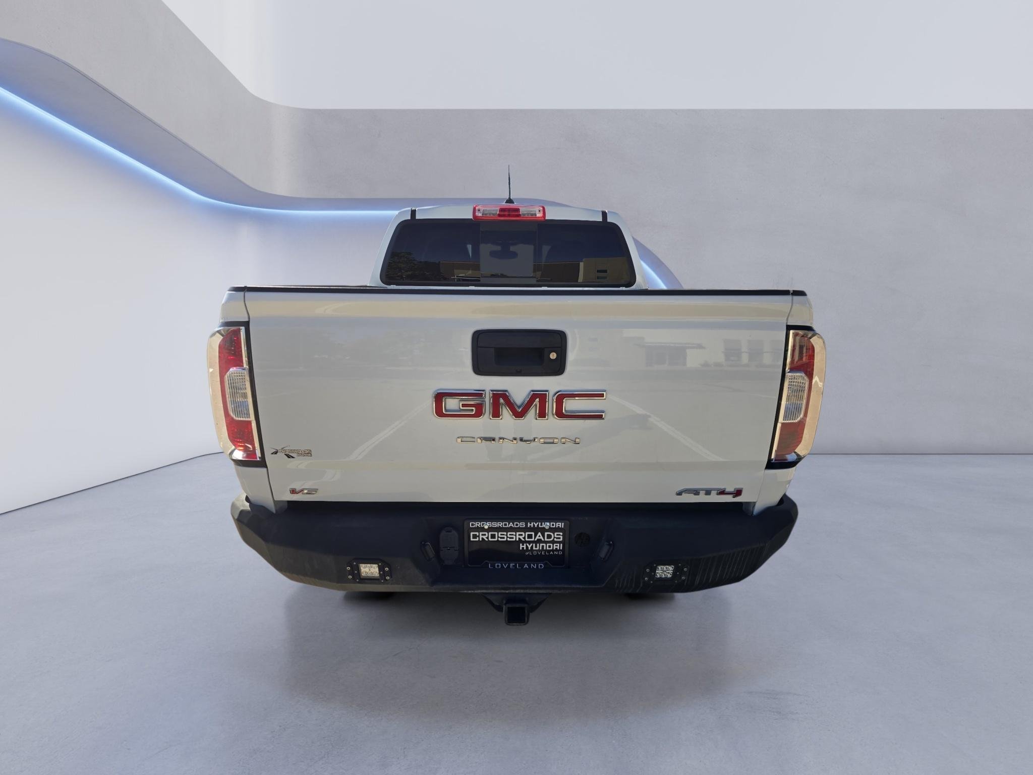Used 2021 Summit White GMC 4WD AT4 w/Cloth image 5