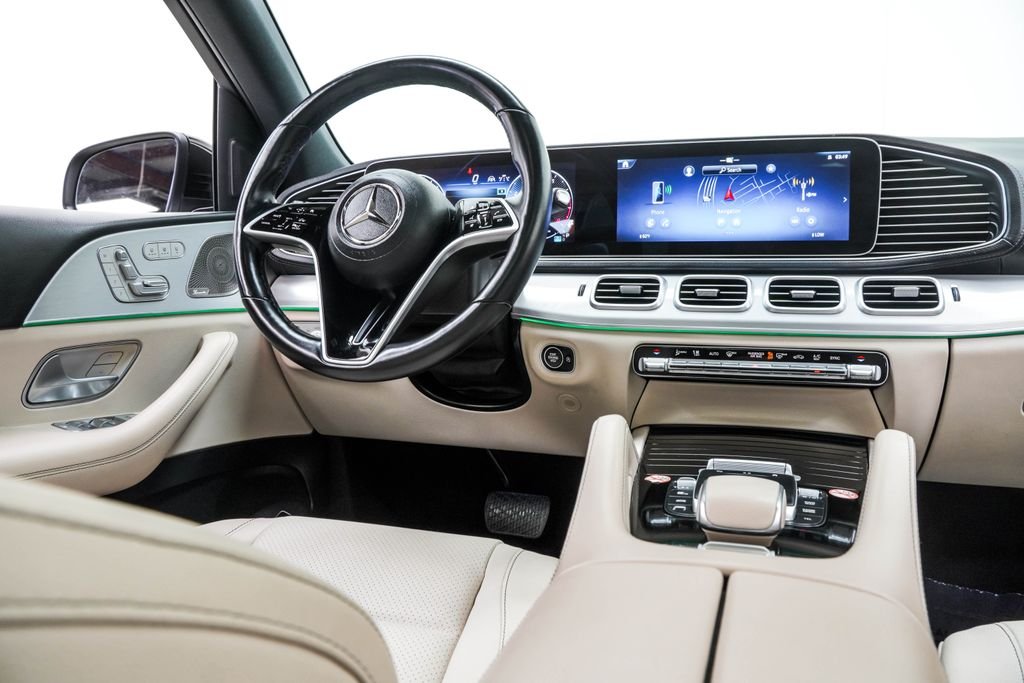 Used 2025 Black Mercedes-Benz GLS 450 image 25