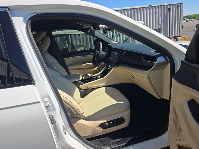 Used 2023 White Jeep Limited image 17