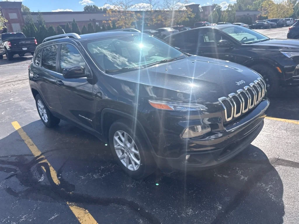 Used 2014 Black Jeep Latitude image 2