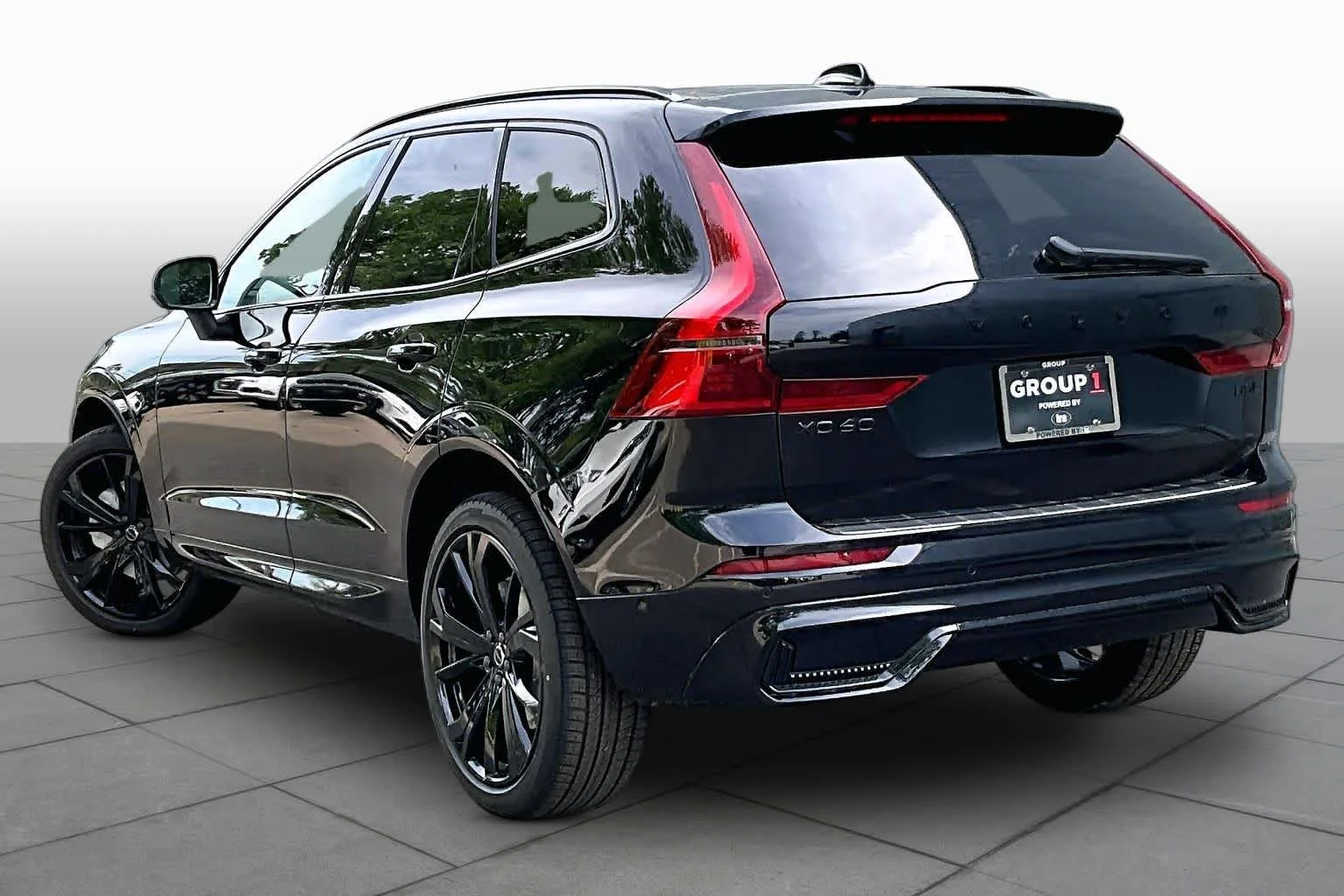 New 2026 ONYX BLACK Volvo Ultra Black Edition image 3