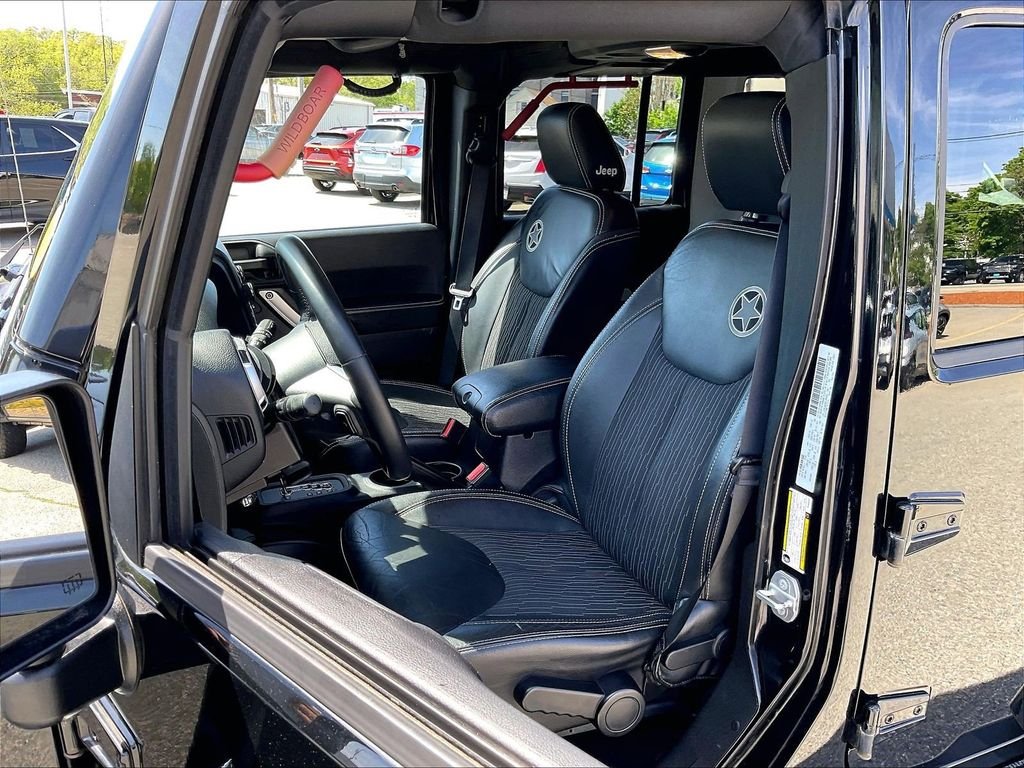 Used 2015 Black Jeep Unlimited Freedom Edition image 10